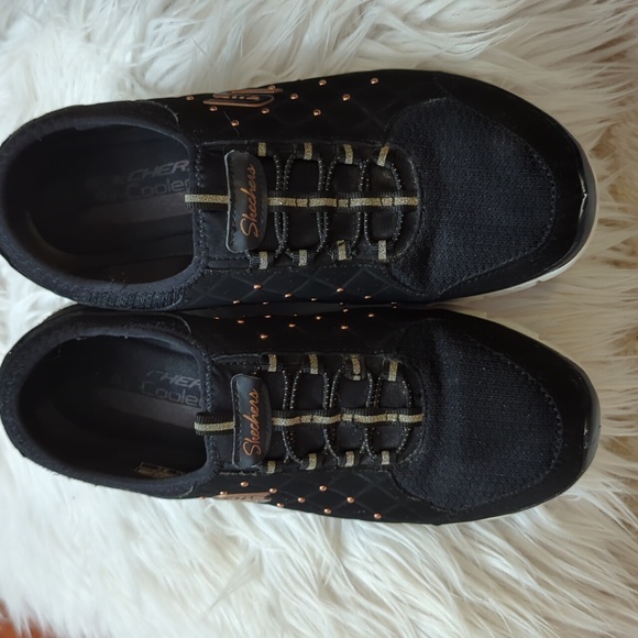 Skechers Black Sneakers with Suede Finish and Platform Sole - Picture 9 of 10